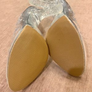 Dolce and Gabbana Cinderella Pumps. Never Worn. Authenticated.